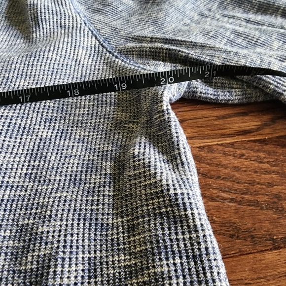 Banana Republic Cotton blend crew neck sweater - Picture 4 of 7